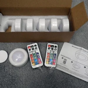 WIRELESS LED UNDER CABINET PUCK LIGHTS WITH REMOTES, 13 COLOURS (BRAND NEW)